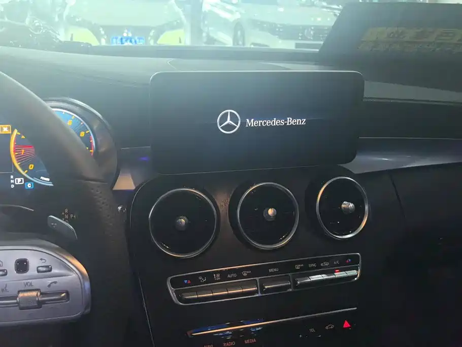 Mercedes-Benz C-Class — миниатюра 13
