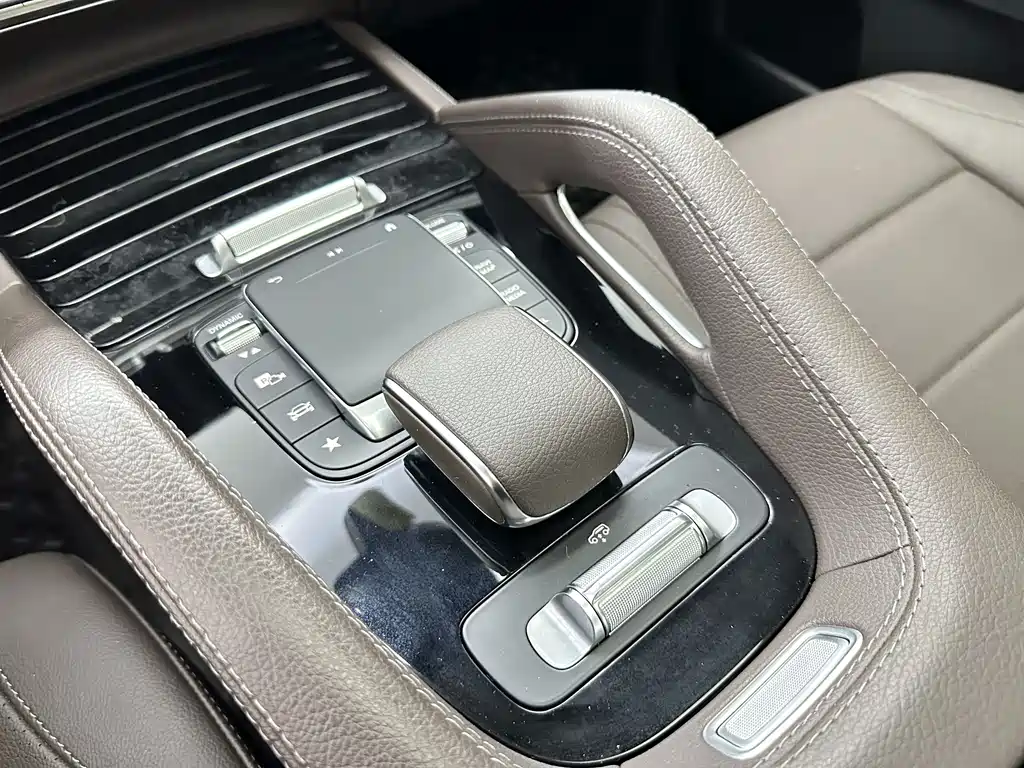 Mercedes-Benz GLE (Import) — миниатюра 18