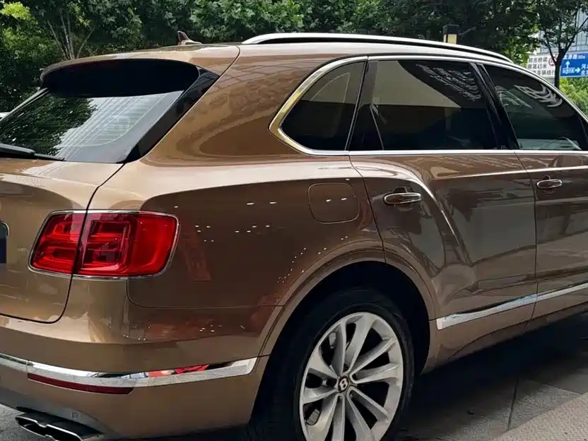 Bentley Bentayga — миниатюра 8