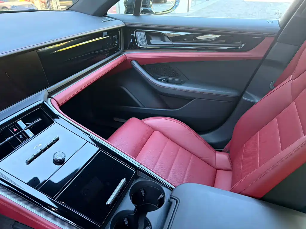 Porsche Panamera — миниатюра 12