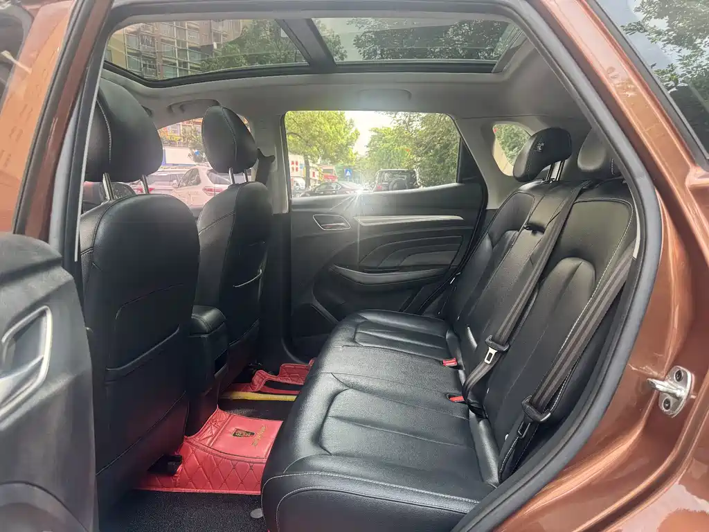 Roewe RX3 — миниатюра 9