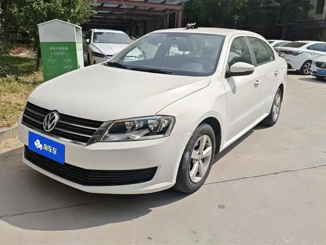 VOLKSWAGEN LAVIDA 2016