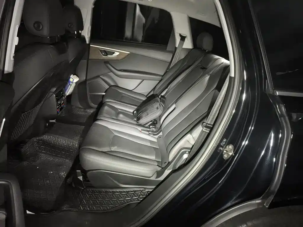 Audi Q7 — миниатюра 13