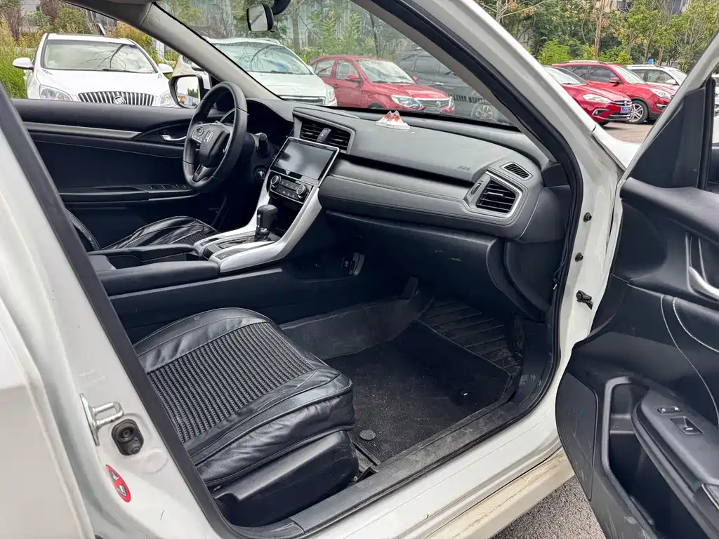 Honda Civic — миниатюра 10
