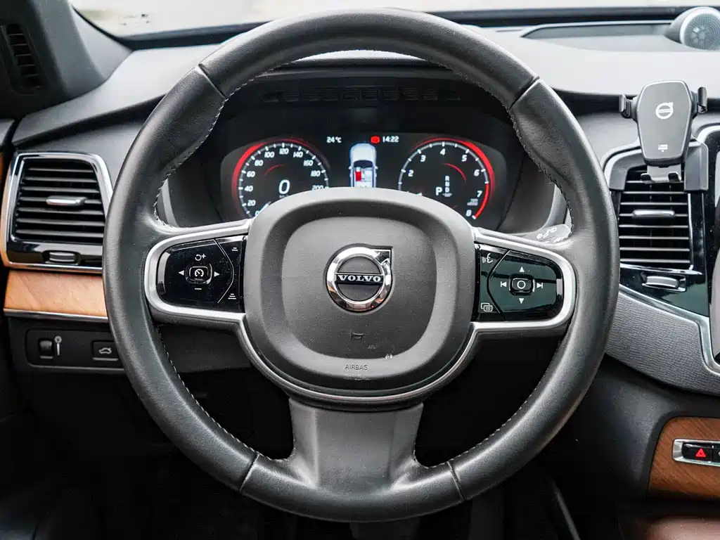Volvo XC90 — миниатюра 12