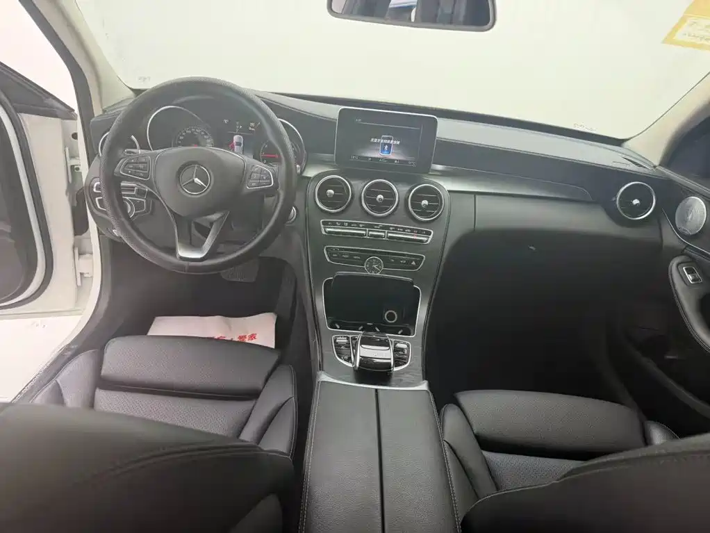 Mercedes-Benz C-Class — миниатюра 5