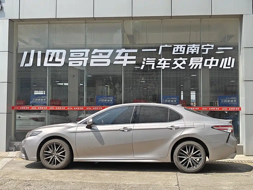 Toyota Camry — миниатюра 3
