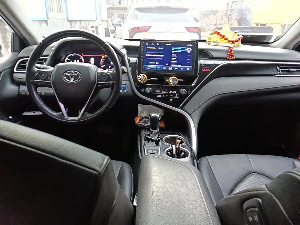 Toyota Camry — миниатюра 13