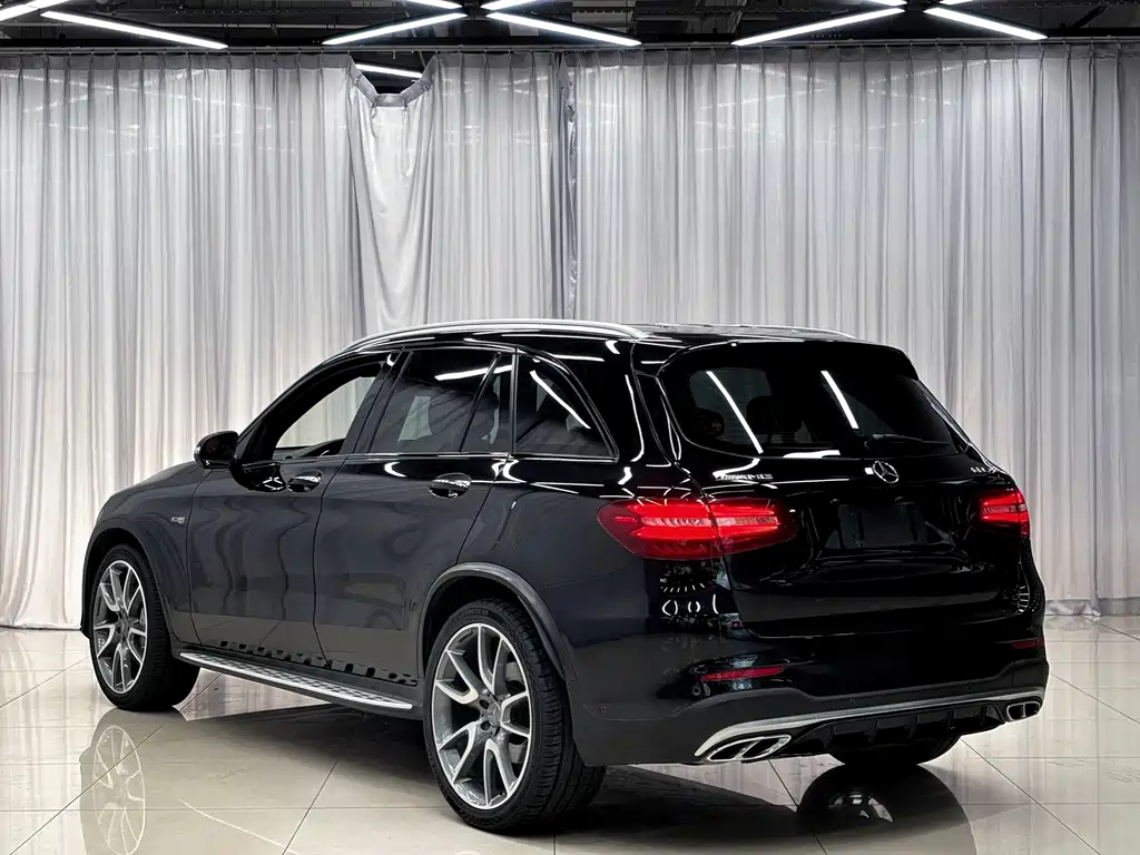 MERCEDES-BENZ GLC AMG