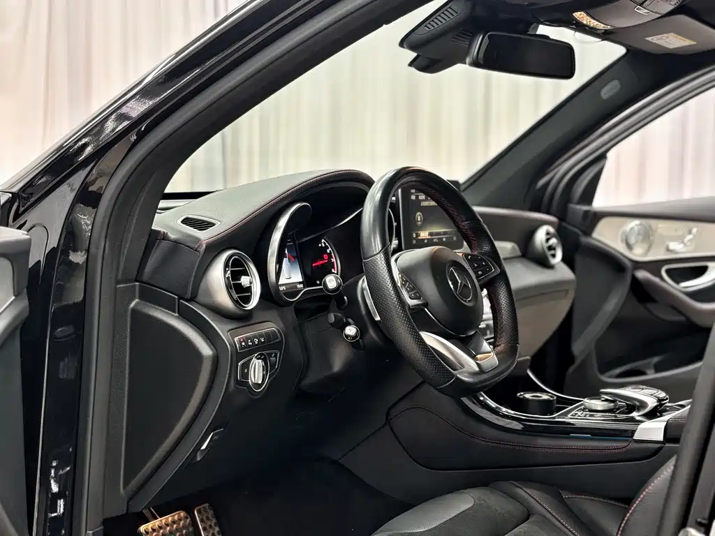 MERCEDES-BENZ GLC AMG