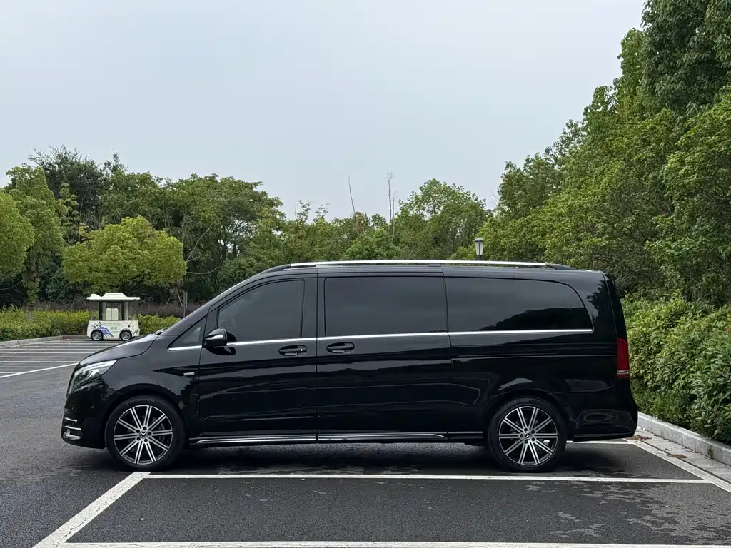 Mercedes-Benz V-Class — миниатюра 7
