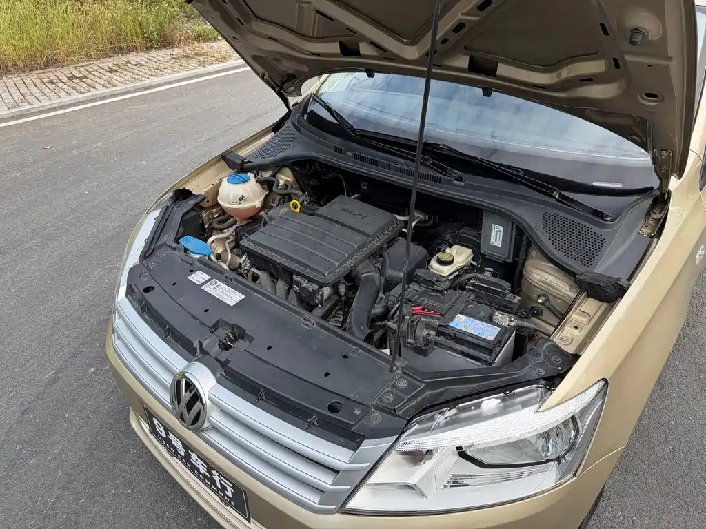 Volkswagen Santana — миниатюра 7