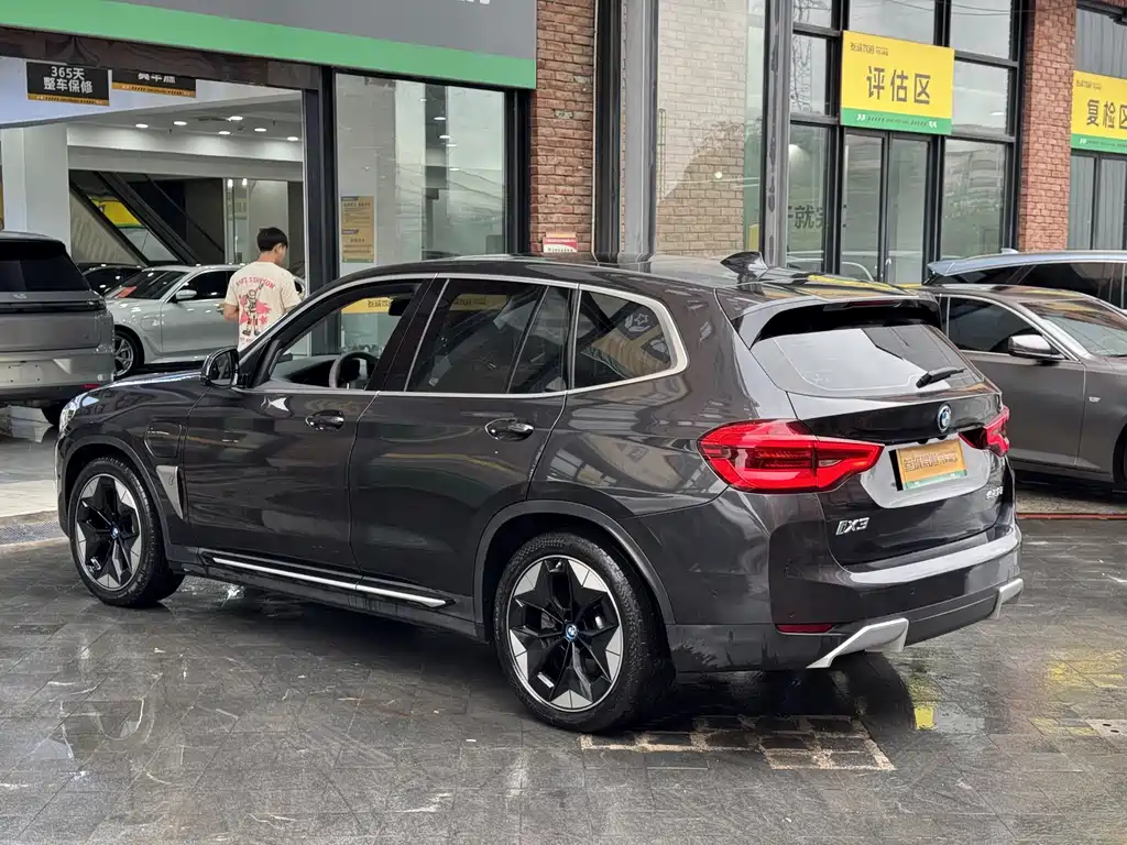BMW iX3 — миниатюра 6
