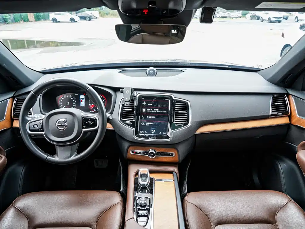 Volvo XC90 — миниатюра 10
