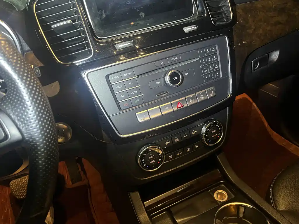 Mercedes-Benz GLS — миниатюра 7