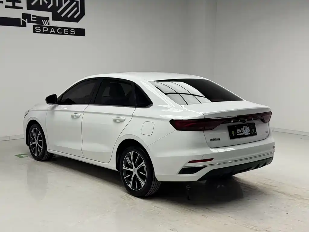 Geely Emgrand 2023 4 Champion 1.5L CVT Luxury