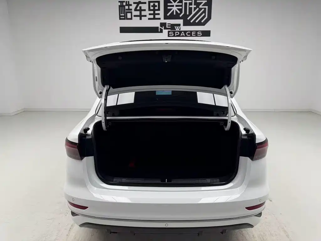 Geely Emgrand 2023 4 Champion 1.5L CVT Luxury