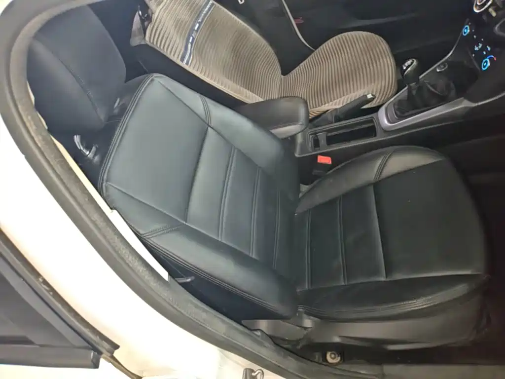 Ford Focus — миниатюра 25