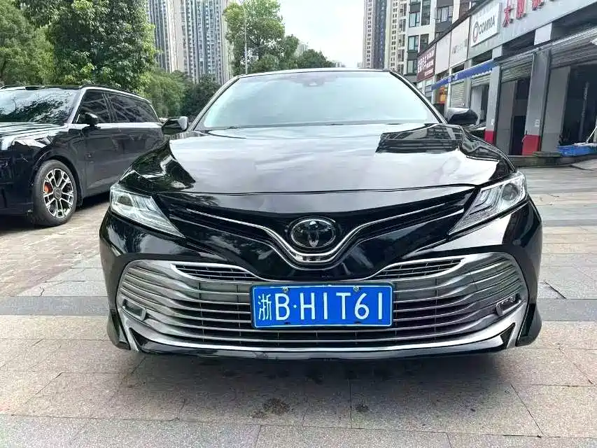 TOYOTA CAMRY