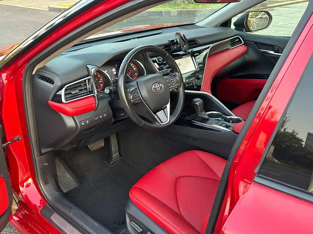 Toyota Camry — миниатюра 5