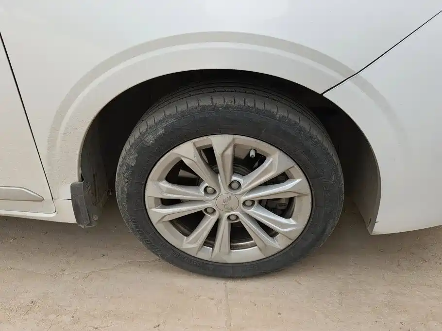 Wuling Jiachen — миниатюра 6