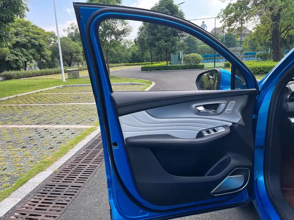 Roewe RX5 MAX — миниатюра 15