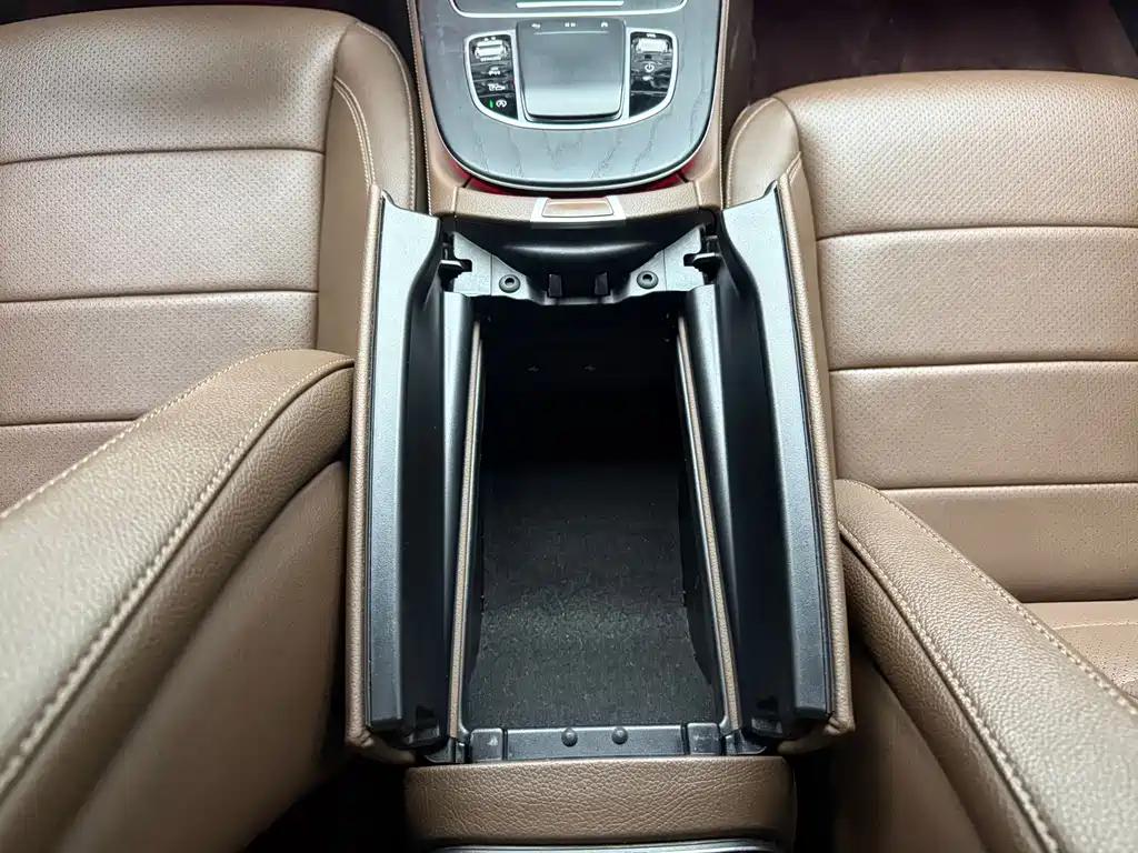 Mercedes-Benz E-Class — миниатюра 13