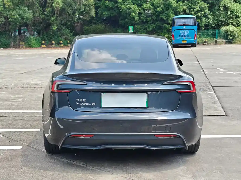 Tesla Model 3 — миниатюра 11
