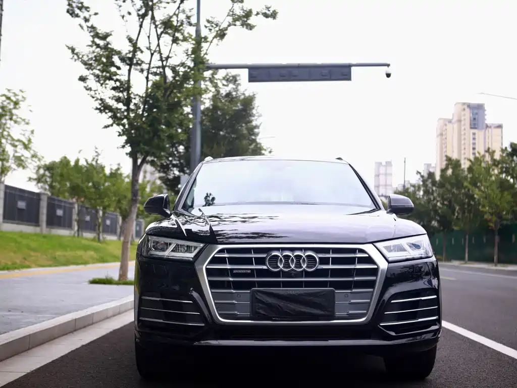 Audi Q5L — миниатюра 2