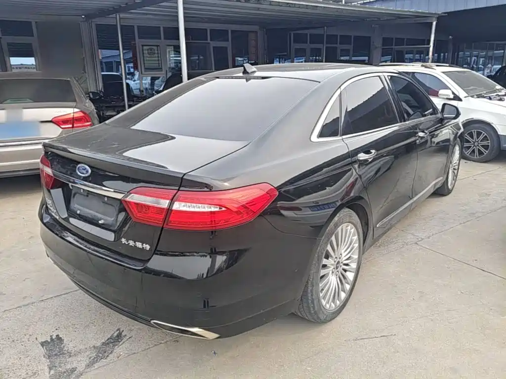 Ford Taurus — миниатюра 7