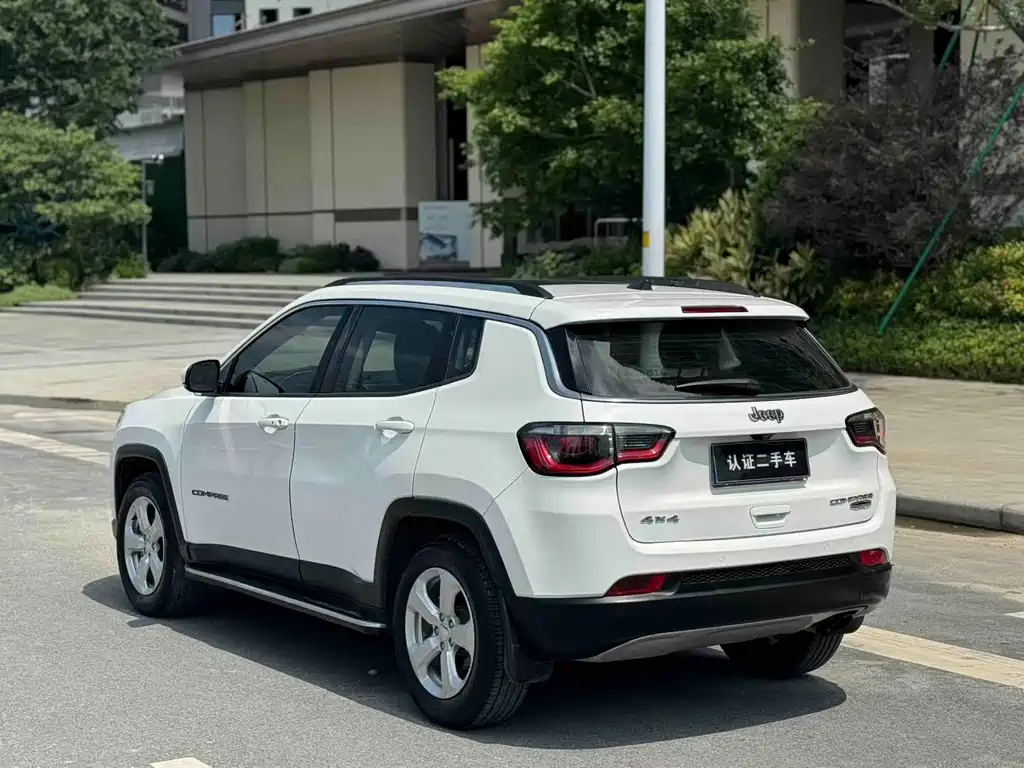 Jeep Compass — миниатюра 7