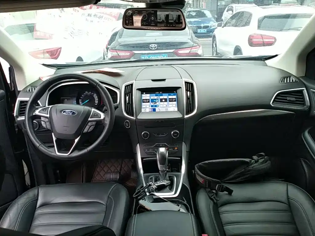 Ford Edge — миниатюра 10