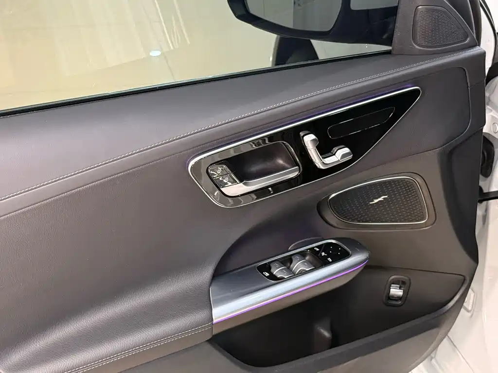 Mercedes-Benz C-Class — миниатюра 17