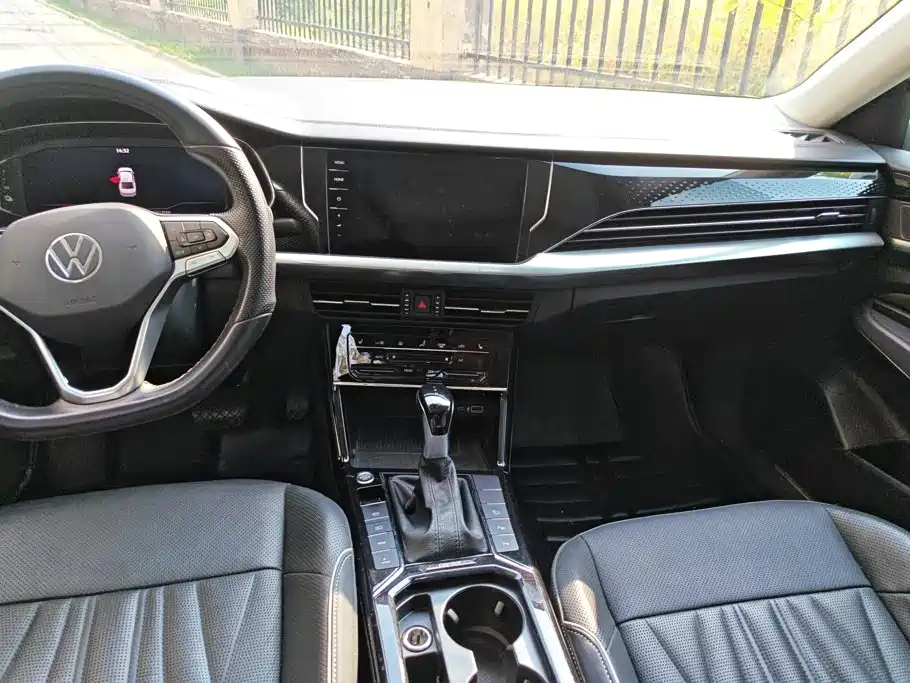 Volkswagen Passat PHEV — миниатюра 13