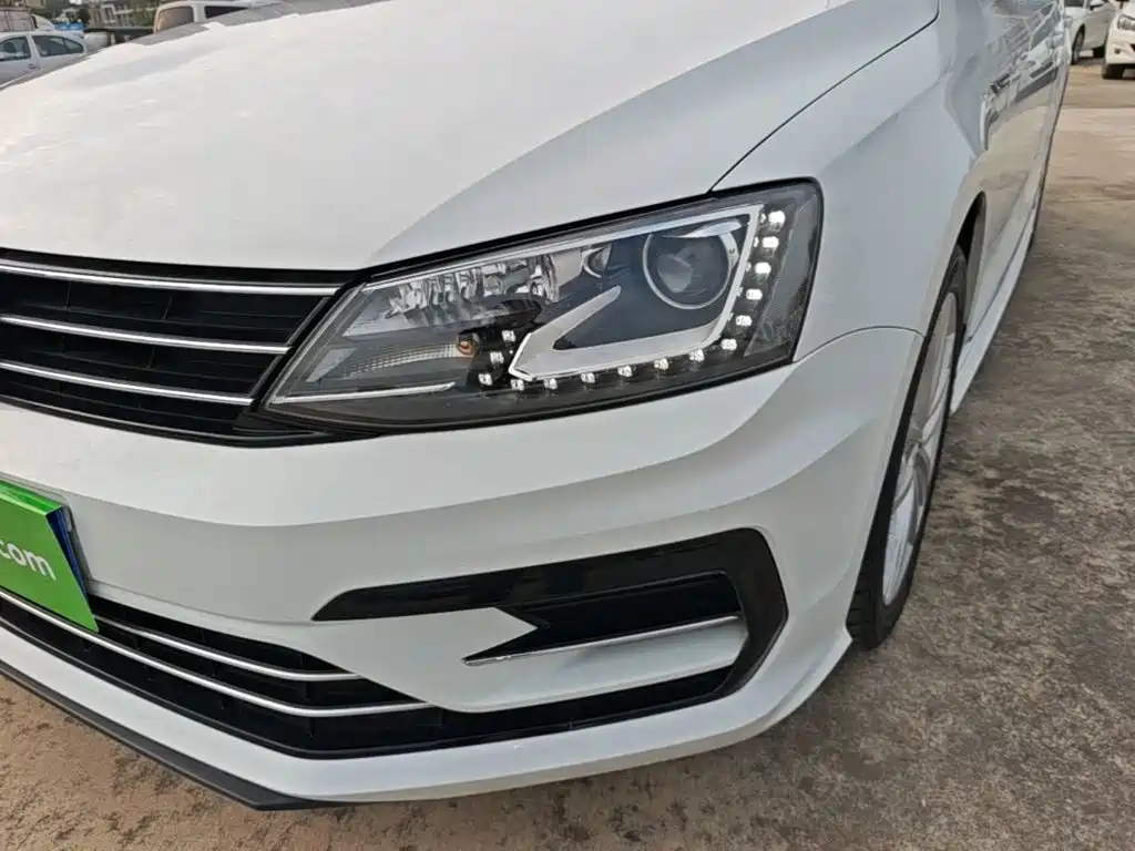 Volkswagen Sagitar — миниатюра 24