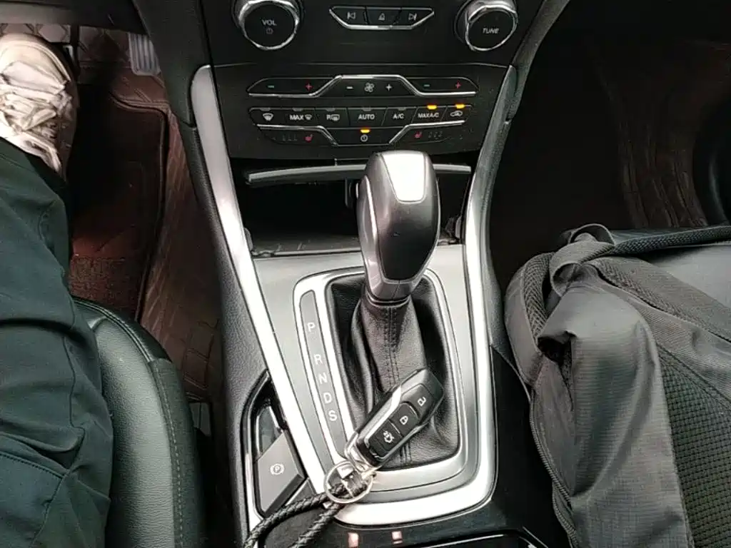 Ford Edge — миниатюра 14
