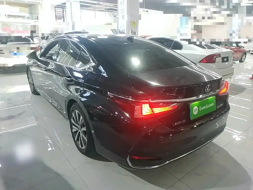 Lexus ES — миниатюра 5