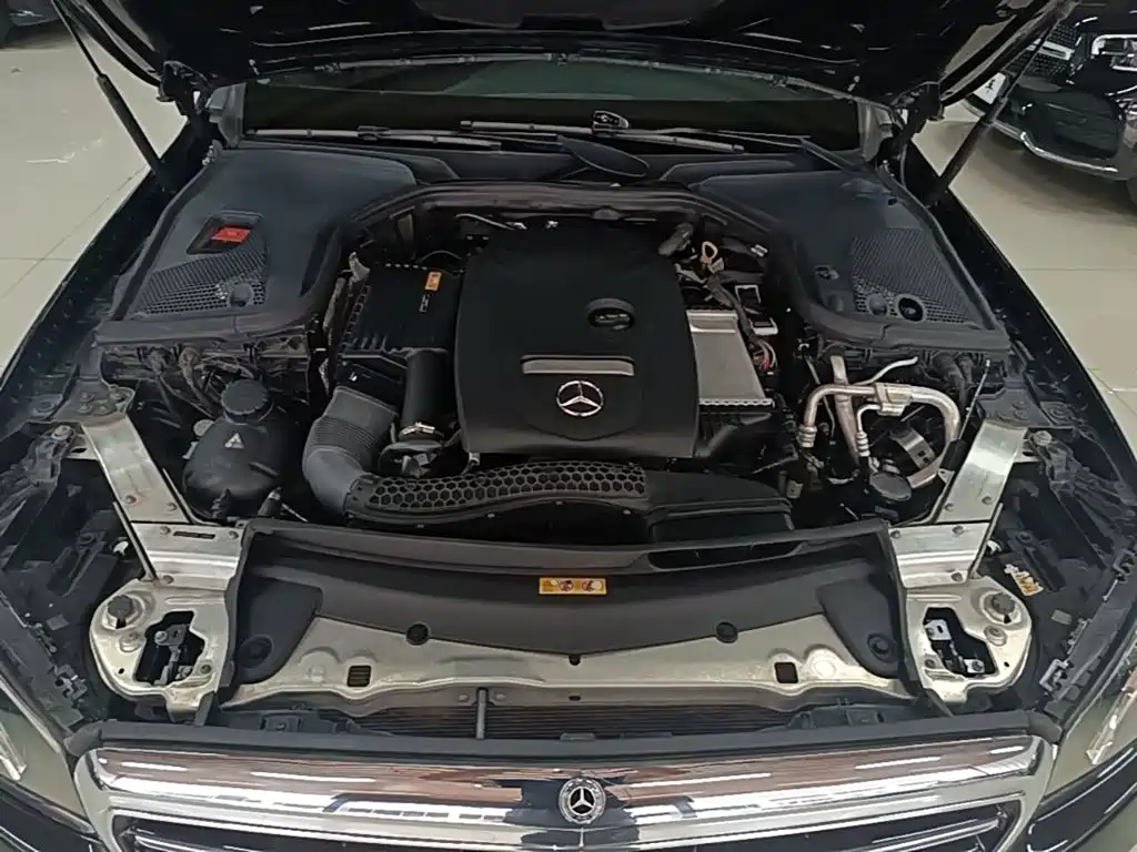 Mercedes-Benz E-Class — миниатюра 20