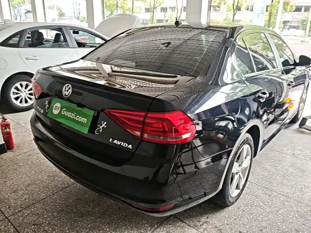 Volkswagen Lavida — миниатюра 7