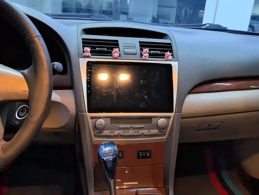 Toyota Camry — миниатюра 13