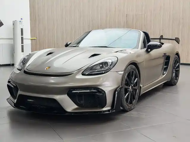 PORSCHE 718