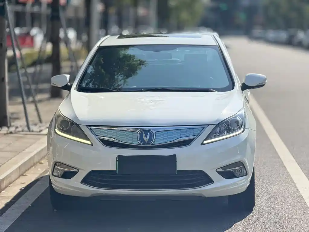 Changan Eado New Energy — миниатюра 4