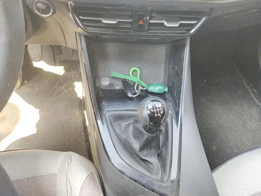 Roewe i5 — миниатюра 16