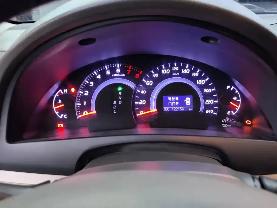 Toyota Camry — миниатюра 14