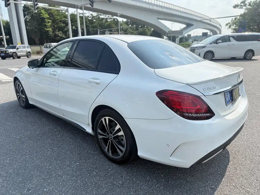 Mercedes-Benz C-Class — миниатюра 7