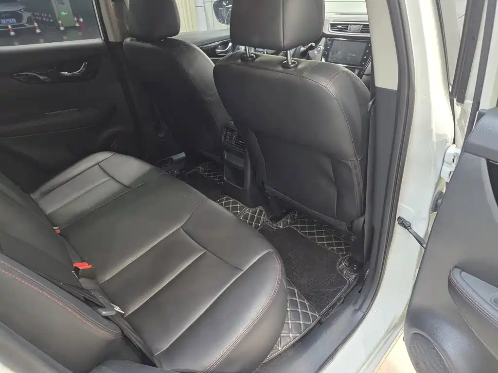 Nissan Qashqai — миниатюра 15