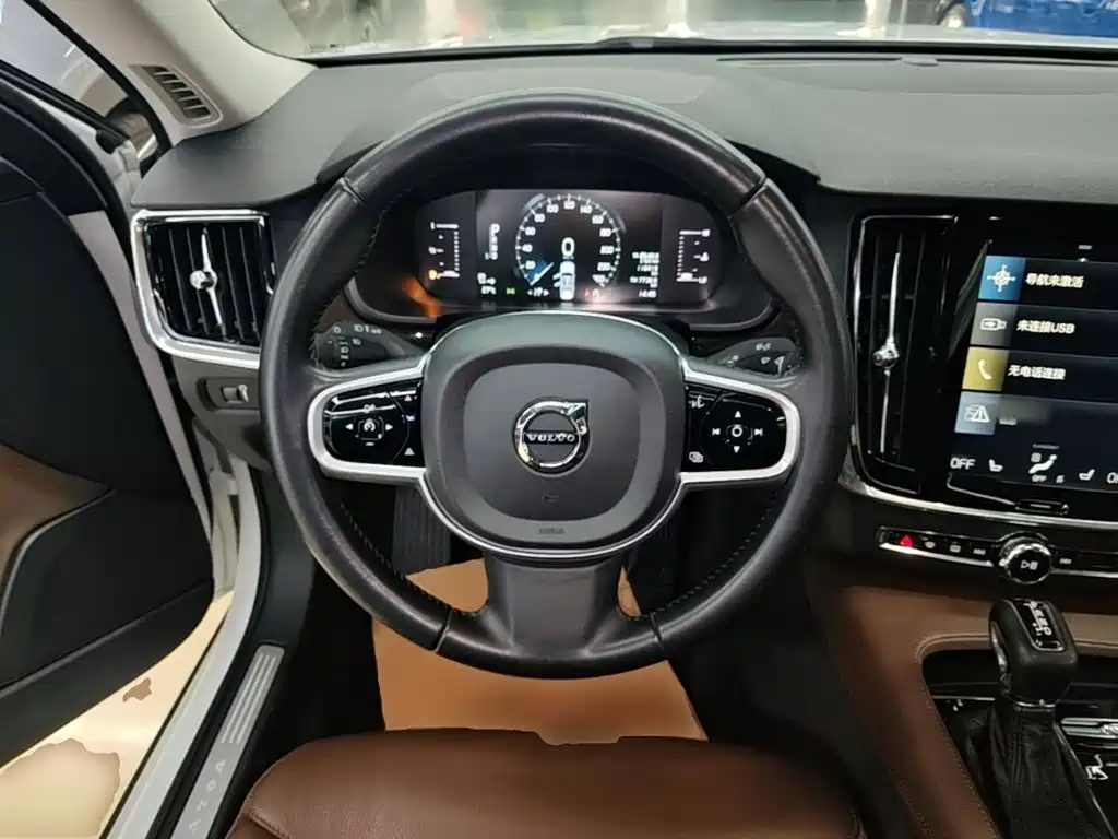 Volvo S90 — миниатюра 11