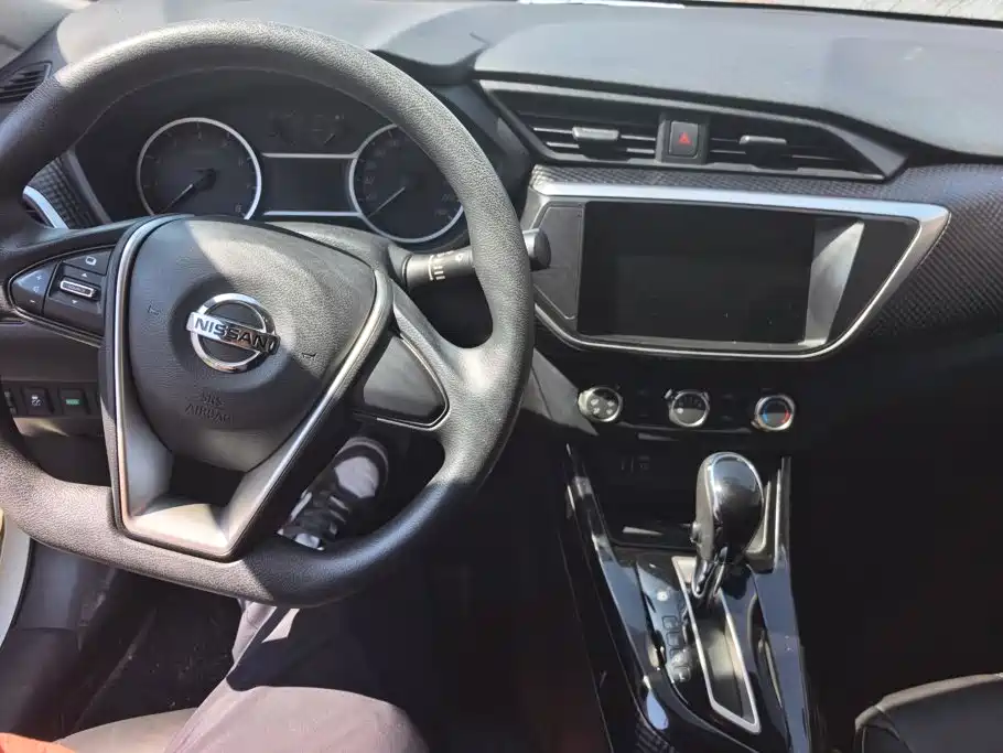 Nissan Bluebird — миниатюра 12
