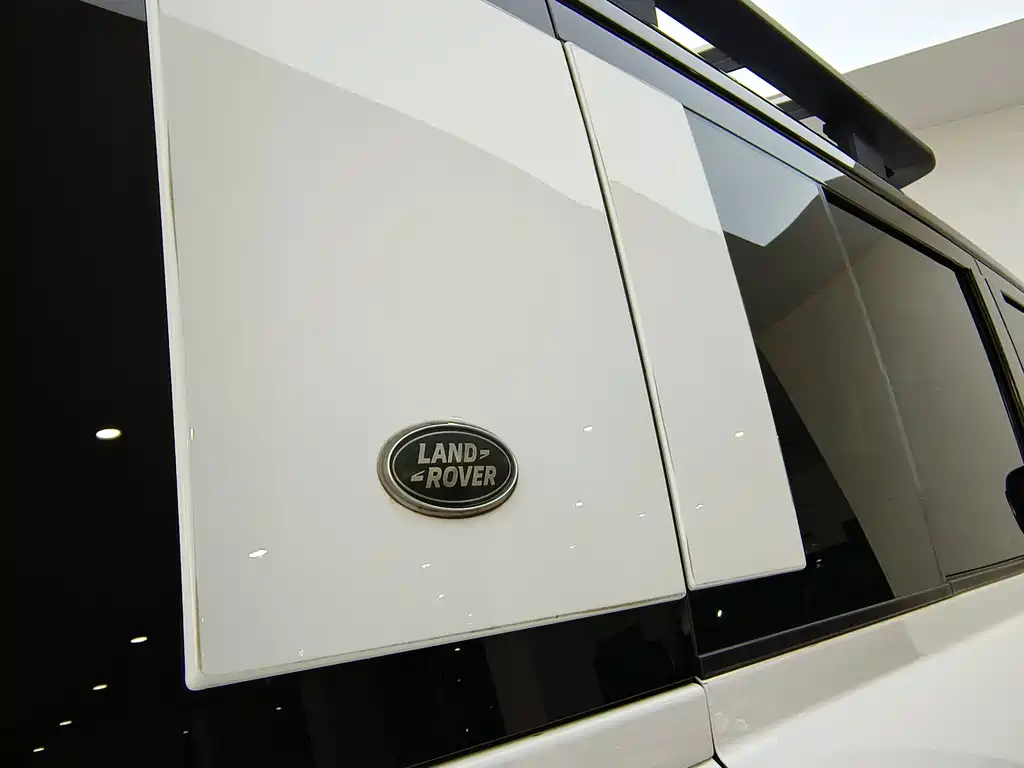 Land Rover Defender — миниатюра 34