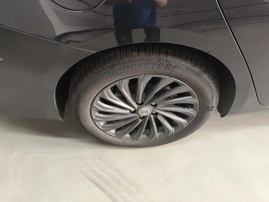 Buick LaCrosse — миниатюра 6